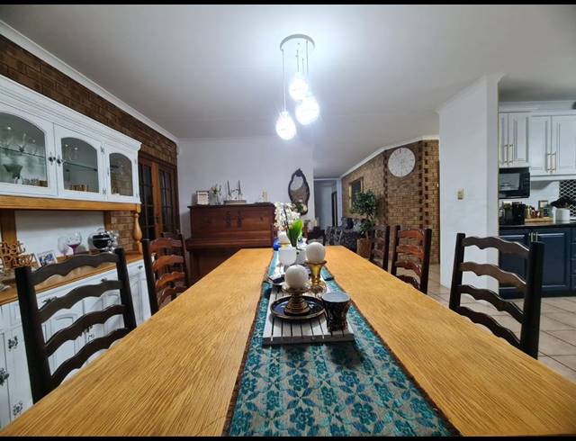 9 BEDROOM FREESTANDING FOR SALE IN HERRWOOD PARK